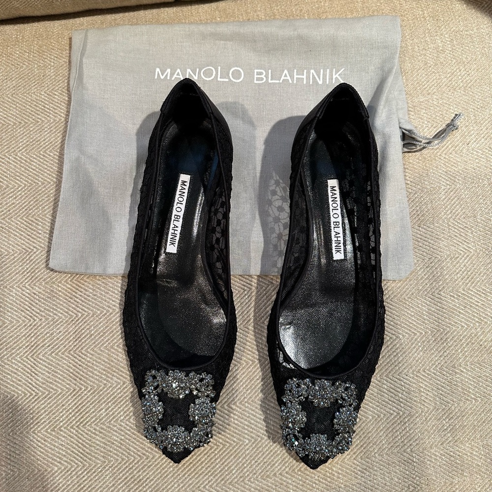 Manolo Blahnik Hangisi black lace flats